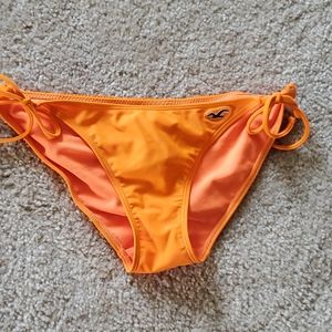 Hollister bikini bottom 🍊